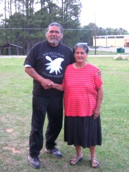 Dennis Banks thanking Mary Morris for the Feast at Bok Cito