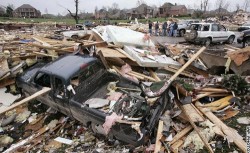 Tornado damage in Gallatin, TN 2006-04-08